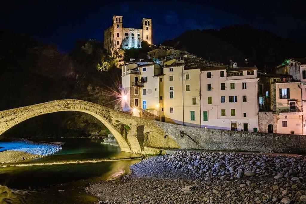 Appartamentino - Castle View, No Stairs Dolceacqua Bagian luar foto
